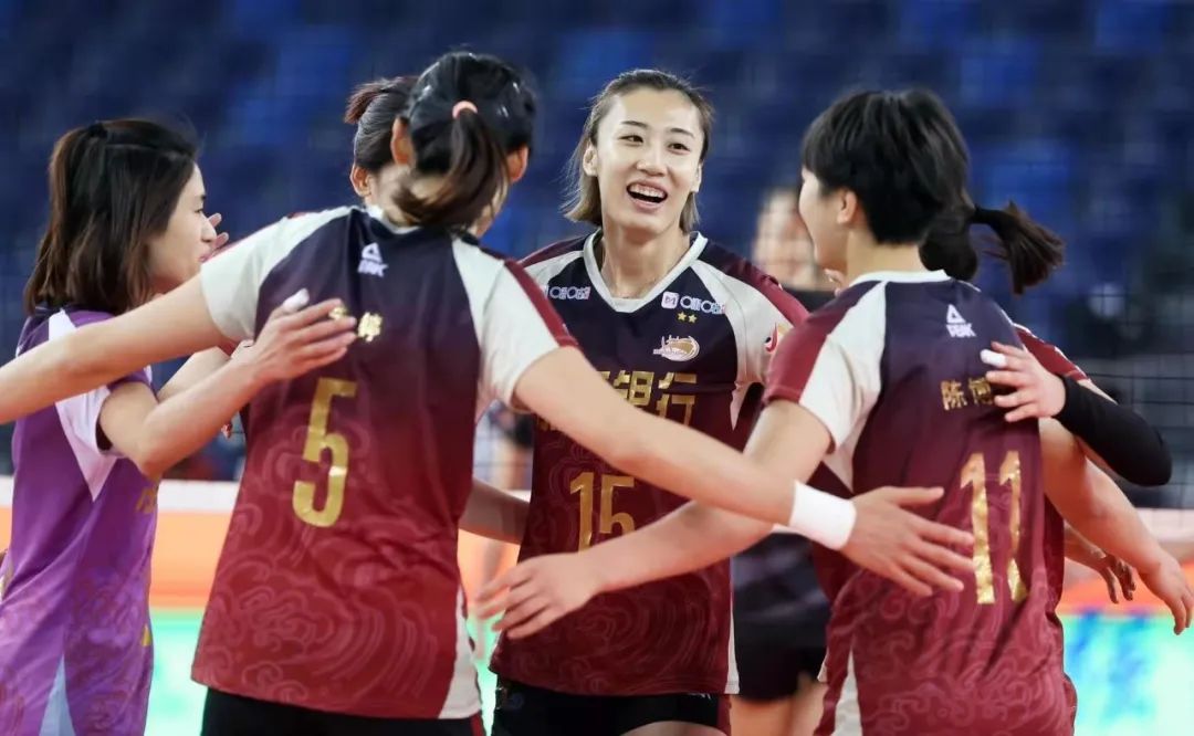 天津女排對江蘇女排決賽直播（天津隊扳回一城，今晚19：25鎖定T5，天津女排與江蘇隊決賽最后一場，不見不散）