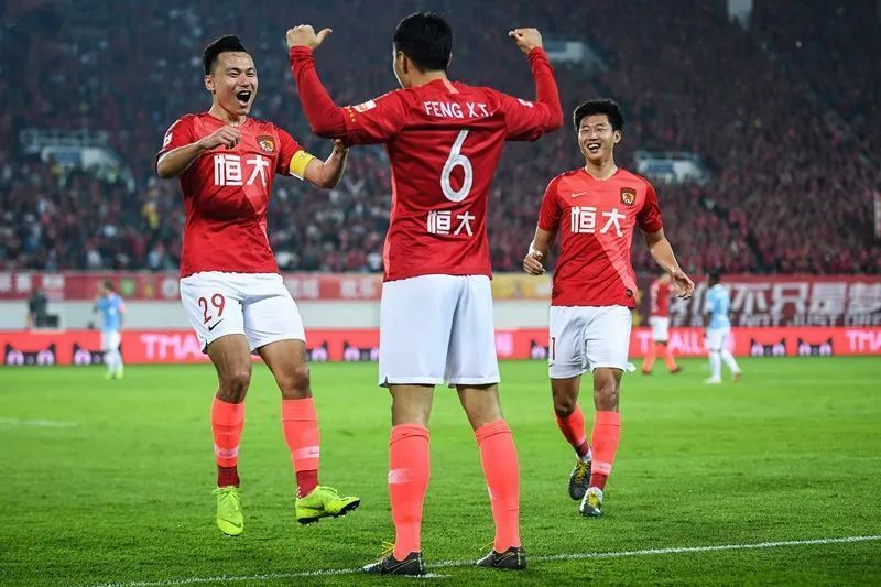 十人恒大3-0天海(十人恒大3-0天海，新老交替雏形初现)