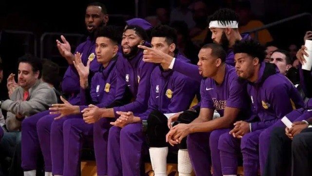 nba球员为什么不能穿长袖（22队前往奥兰多时间公布！湖人雄鹿同日抵达，球员着装出台新规定）