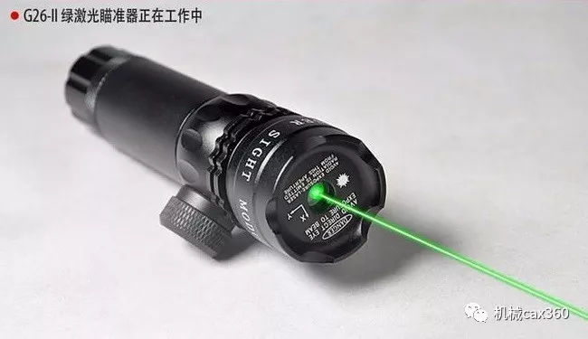 这就是光学瞄准器的工作原理,我们将瞄准器安装好,再进行瞄具视差归零