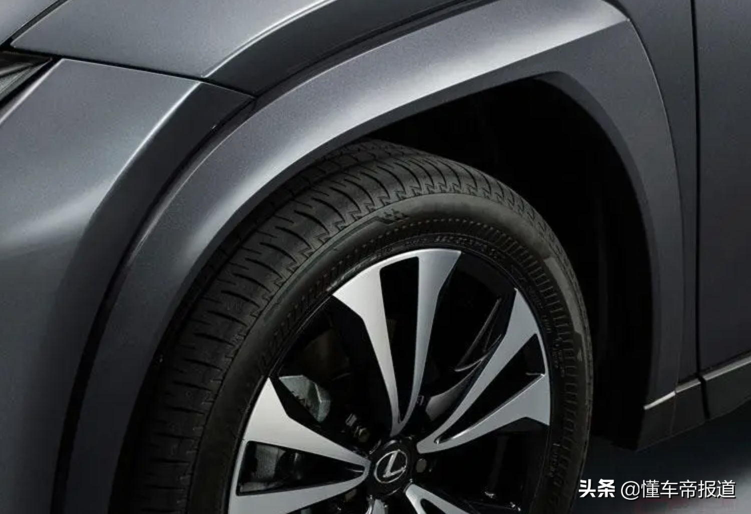 新车 | 约合人民币27.6万元起，雷克萨斯UX特别版发布，外观黑化