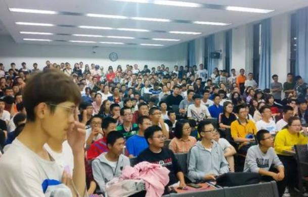 理想中的大学VS现实中的大学，差距不是一般大，过来人表示很真实