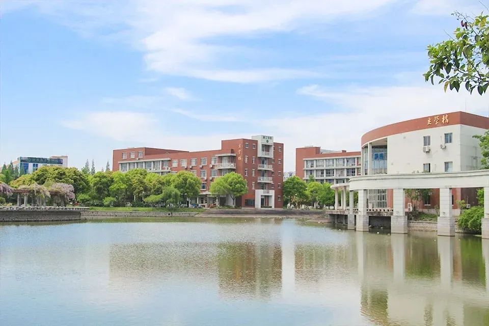 扬州大学社会发展学院图片