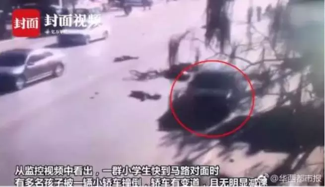 20名小学生被锤伤：有多少恶人，把戾气撒在弱者身上？