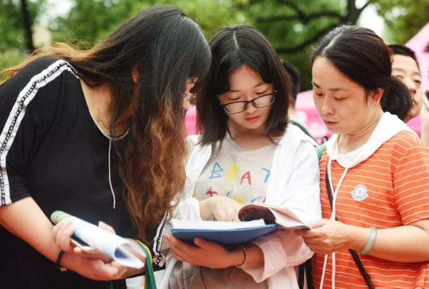 广西这所大学扬眉吐气，首次跻身全国百强大学，同时还有好消息