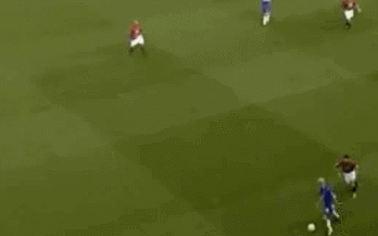 李铁当年如何踢英超（一文看懂球员时代的李铁有多强：英超技术型中场，在甲A当工兵）