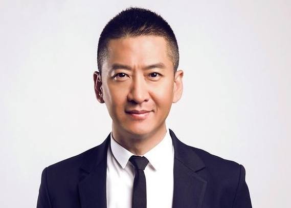 拥有千亩大米基地、开公司、建酒庄、农庄的周杰，才不是过气演员