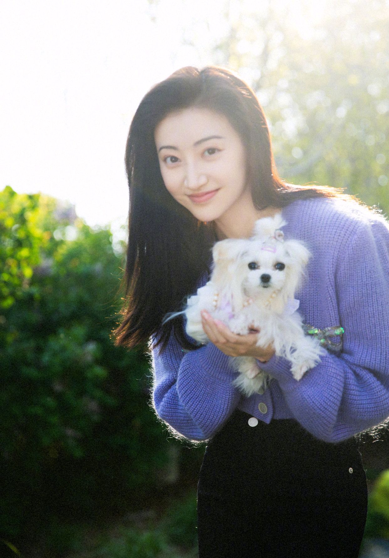 直发造型和卷发造型所带来的气质完全不同,就像景甜这样的头发造型就