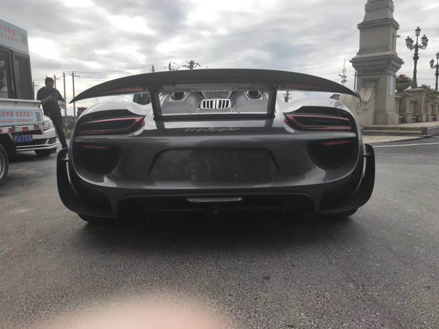 一台属于未来十年的超级跑车——保时捷918 Spyder