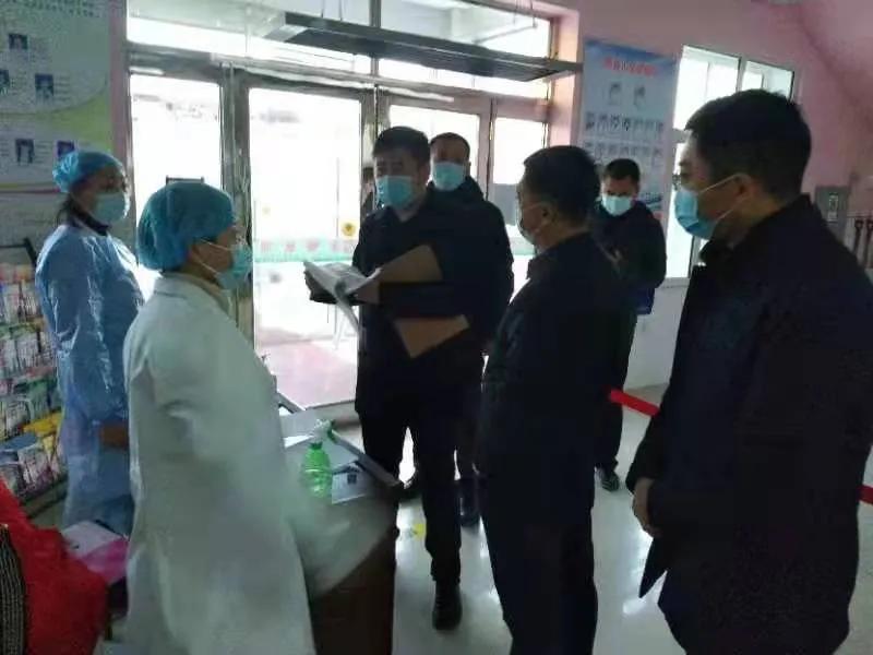 宝清县纪委监委督导组一行深入到夹信子镇督导检查疫情防控工作