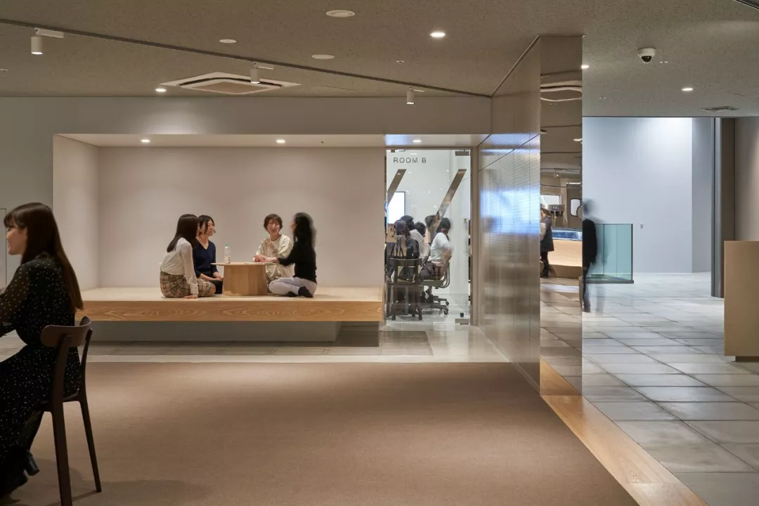 日本设计师打造的联合办公，把省钱做到极致，还装了「榻榻米」