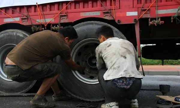 补胎工招聘工资6000（买车就送月薪2万的工作）