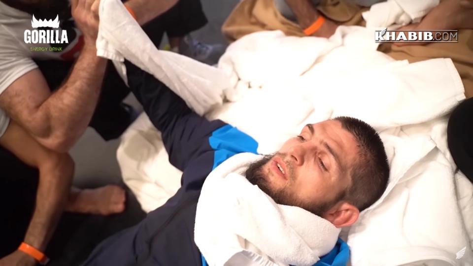 ufc小鹰为什么不受欢迎（小鹰发布赛前减重痛苦视频，退役真正原因揭晓：体重实在降不下去）