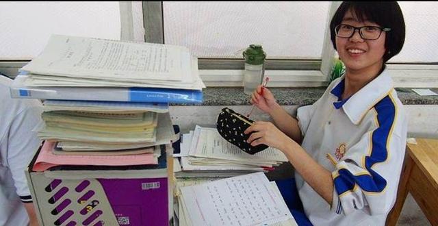高考能不能比模拟成绩高，高三老师道出真相，听到解释后放心了
