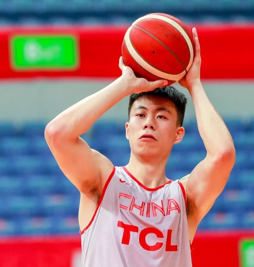 耐克篮球峰会张镇麟(能扣篮绝不上篮,小将张镇麟-辽宁队的扣篮王,cba