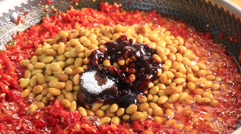 黄豆辣酱怎么做才好吃？分享我家的“独家秘方”，夹馍拌面真解馋