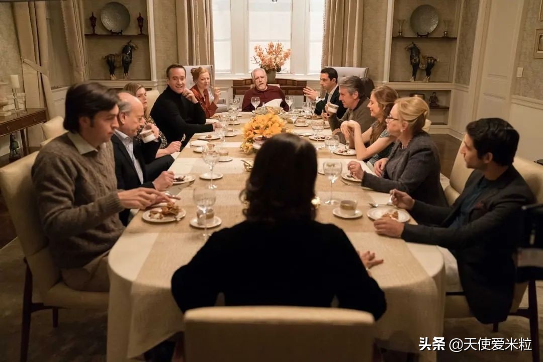 《继承之战》第三季终于来了！长女在戏外悄悄结婚，装饰了《Vogue》的封面。