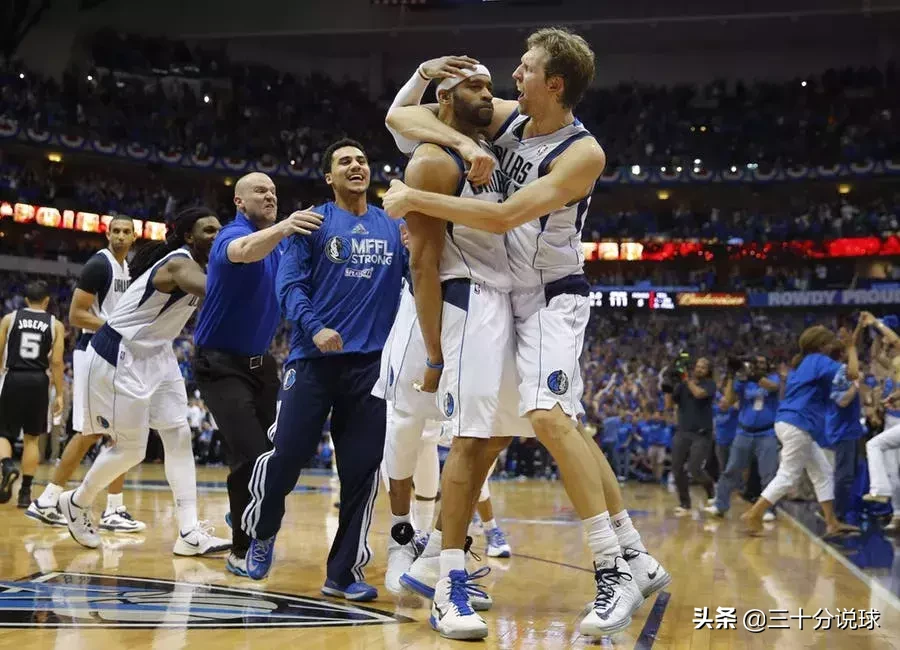 nba卡特有哪些球队(半人半神到半人半佛，卡特横跨四个十年的传奇生涯)