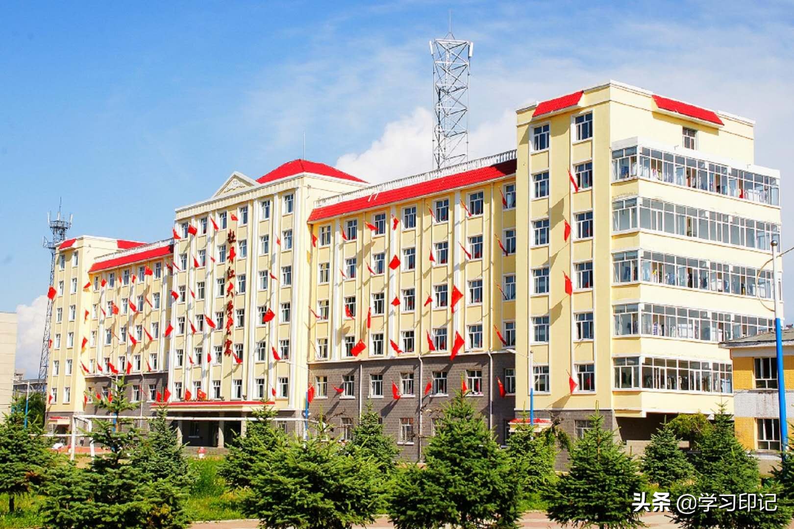 我国名字最“坑人”的3所高校，听着像一流大学，实际是专科！