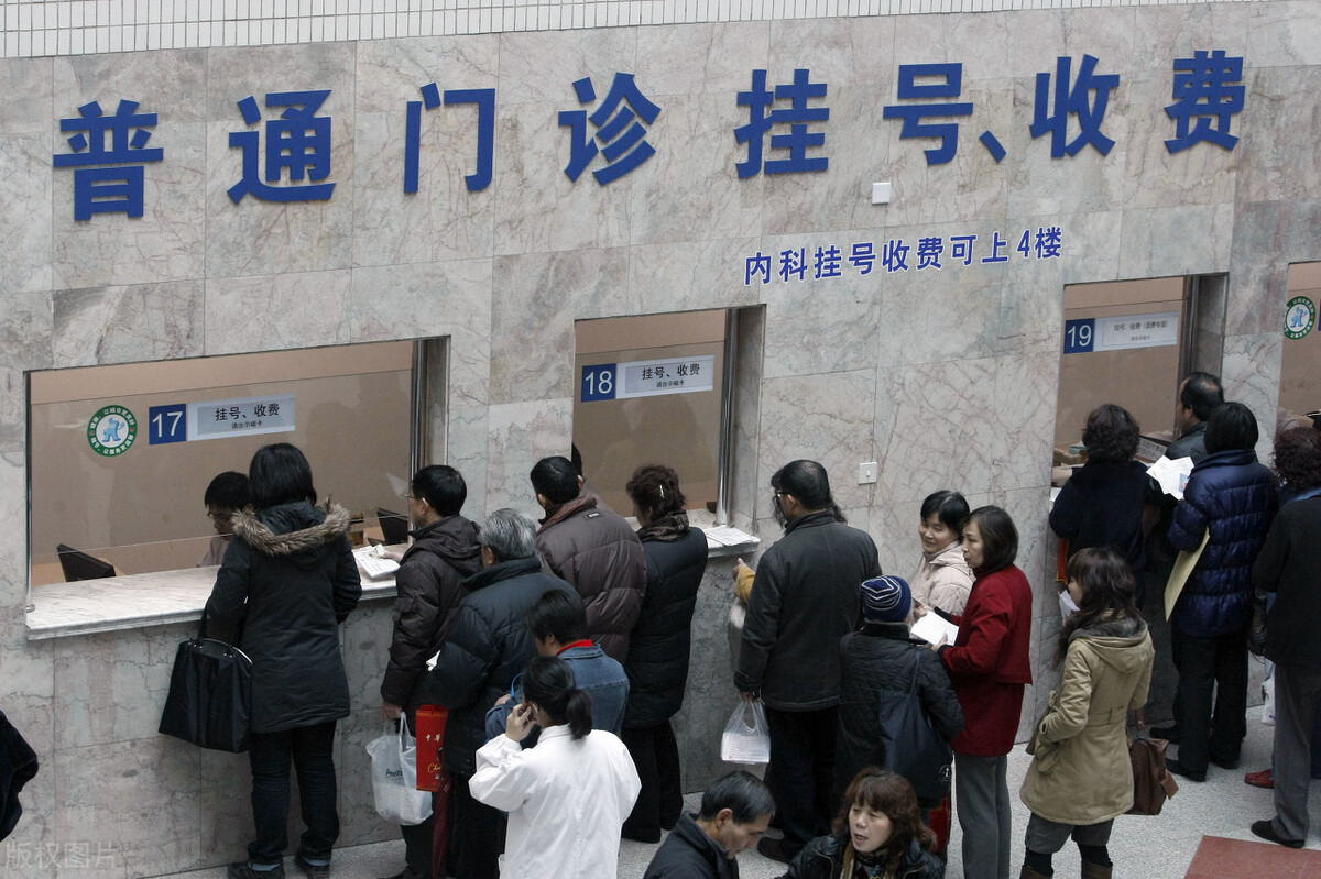 号称中国最大医院，年35万台手术700万门诊量120亿收入，地处河南