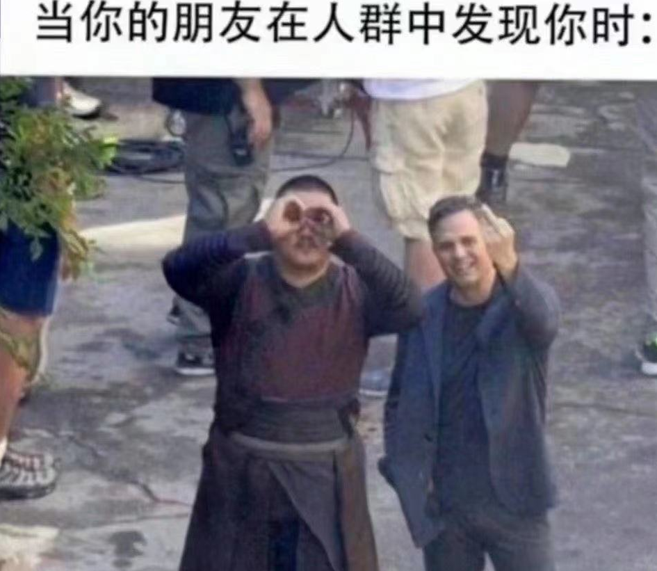 如何接吻？首先要找个舒服的地方，然后把门关好，再把灯关掉