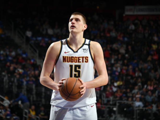 nba有哪些勵志的事（小人物的逆襲！盤點NBA最勵志的十大球星：一步一個腳印）