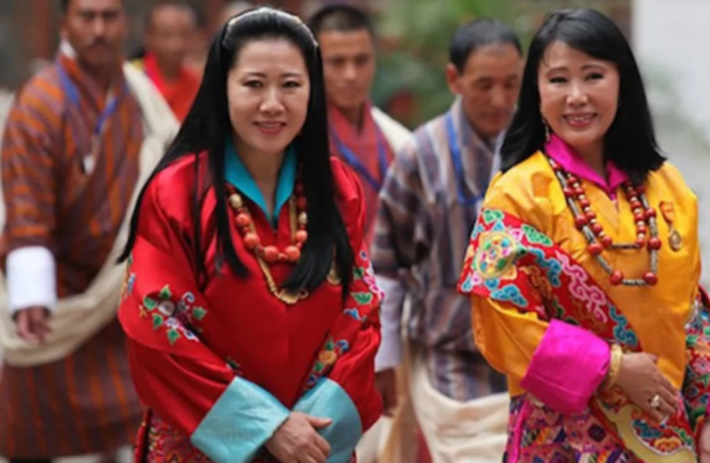 不丹老国王不简单,娶同胞四姐妹生五个儿子,后宫还管得井井有条