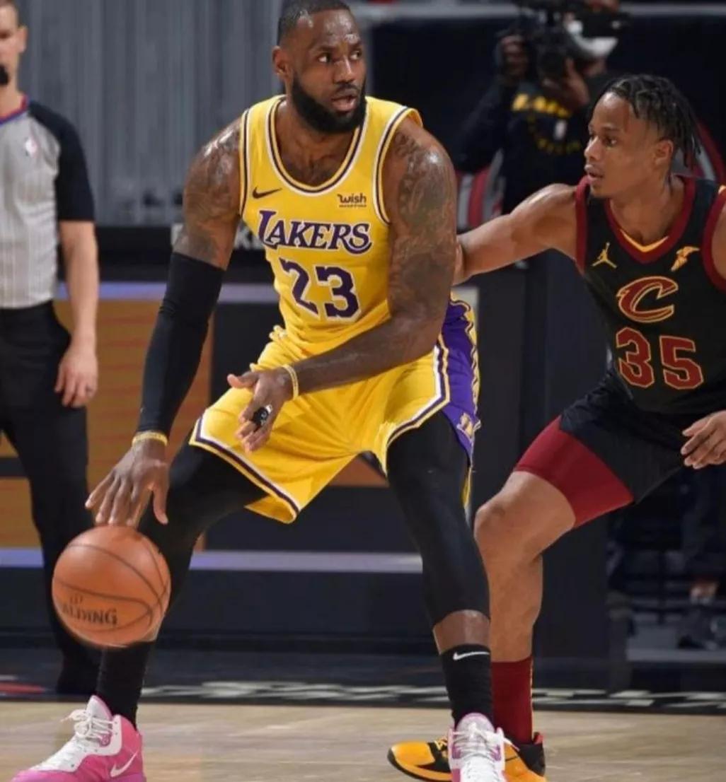 直播吧怎么看nba录像回放(今日湖人直播：火箭队VS湖人在线视频直播及全场回放)