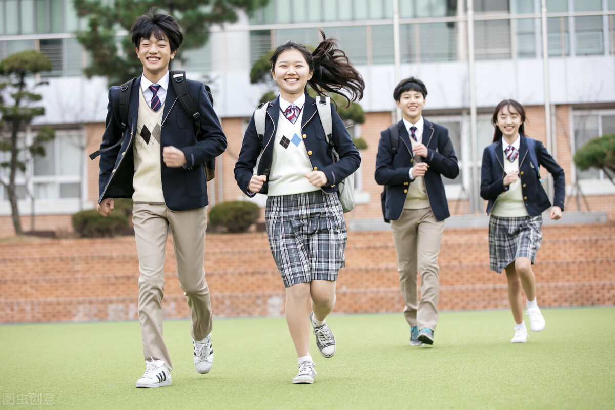 让我为自己鼓一次掌小学优秀满分作文范文1000字(记叙文)-小学作文