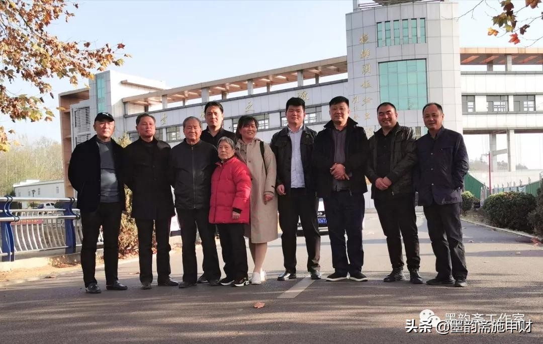 舒城县书法艺术家朱太平一行莅临我校交流指导工作