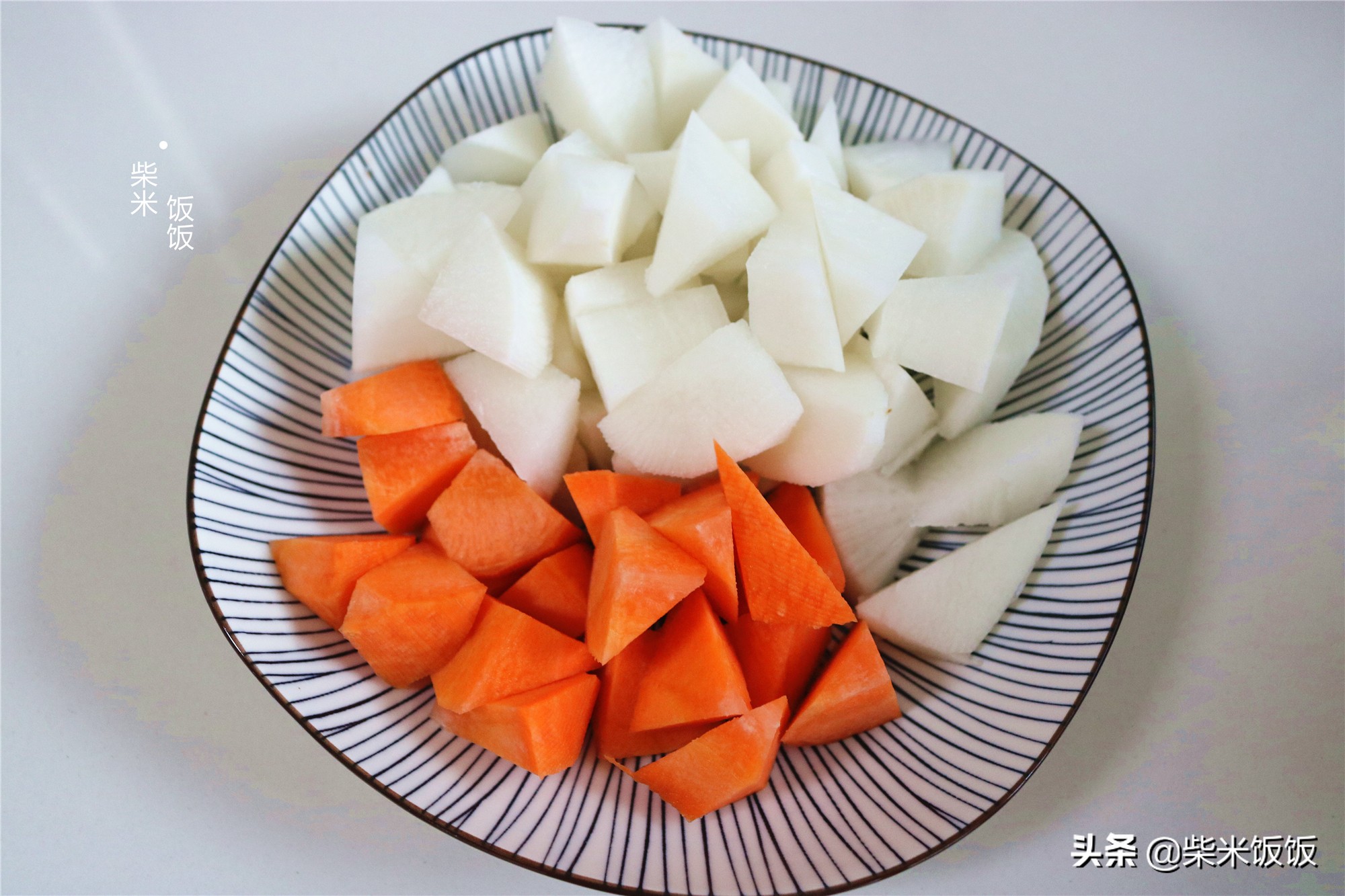 羊肉别总炖汤了，试试这个做法，鲜香又滋补，现在吃最合适