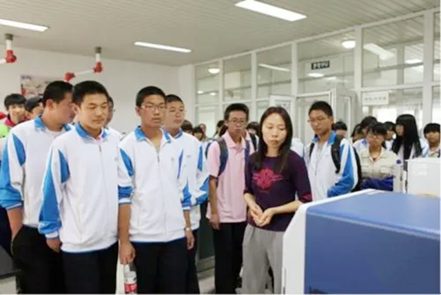 9年前，那个高考660分从北大退学读技校的周浩，如今怎么样了？