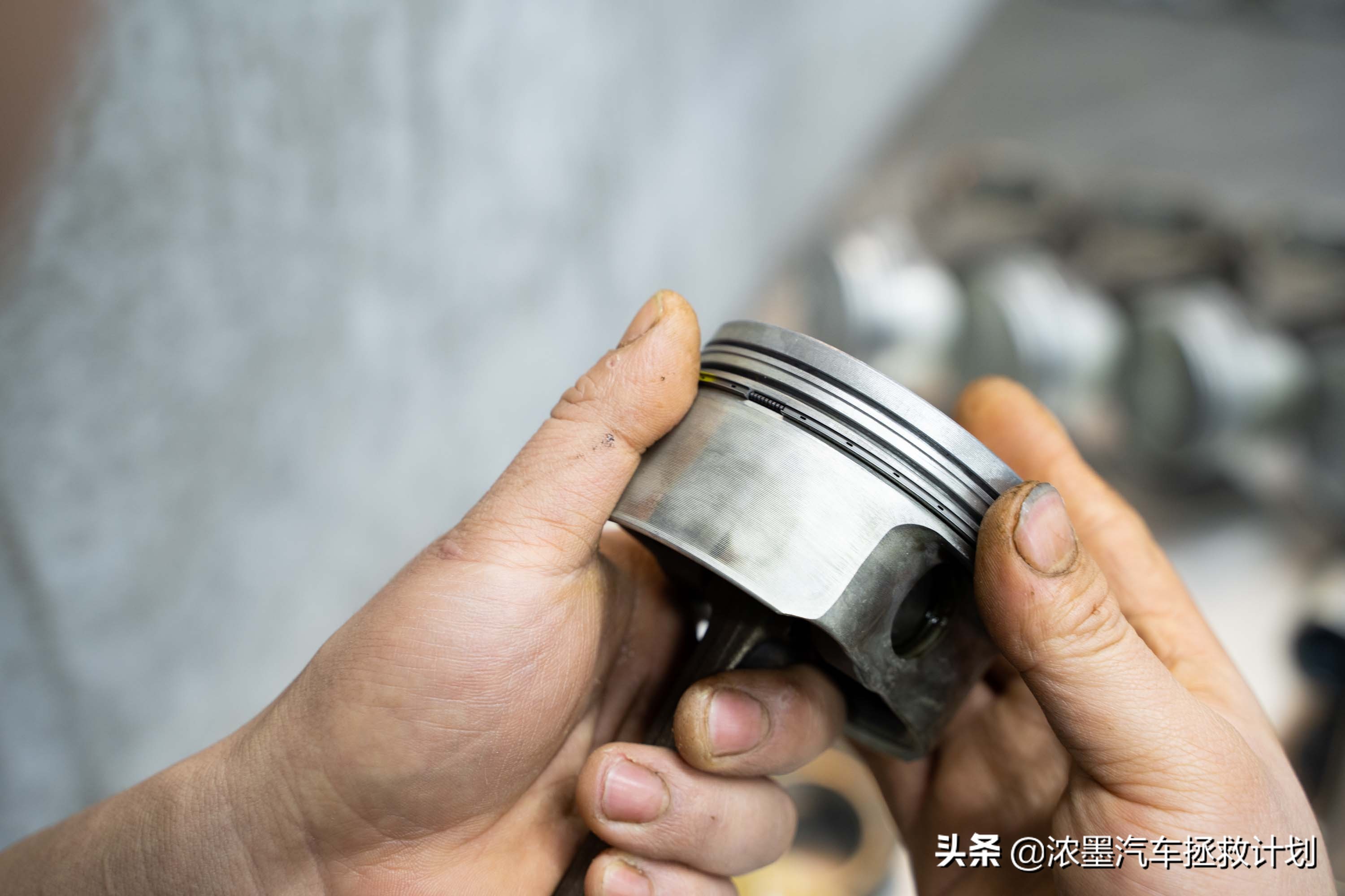 「迟暮英雄」整修一台十多年前的奥迪A6发动机，治理烧油烧水