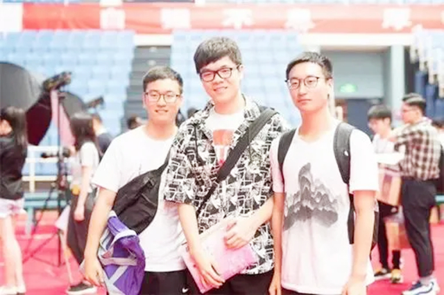 9年前，那个高考660分从北大退学读技校的周浩，如今怎么样了？