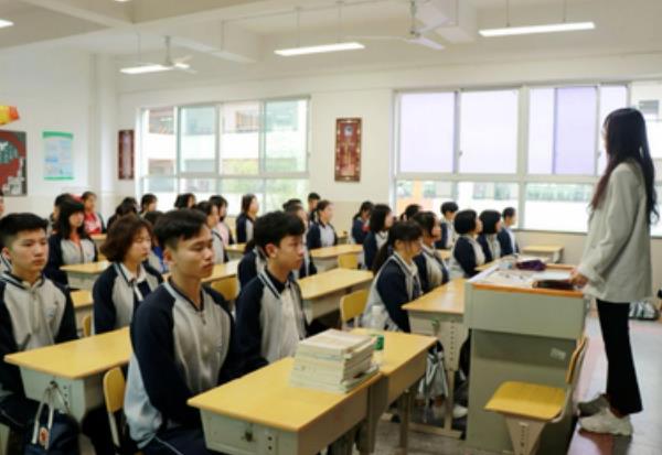 上海一家长真勇敢，竟在学校告知书上签“不同意”，官方给出回应