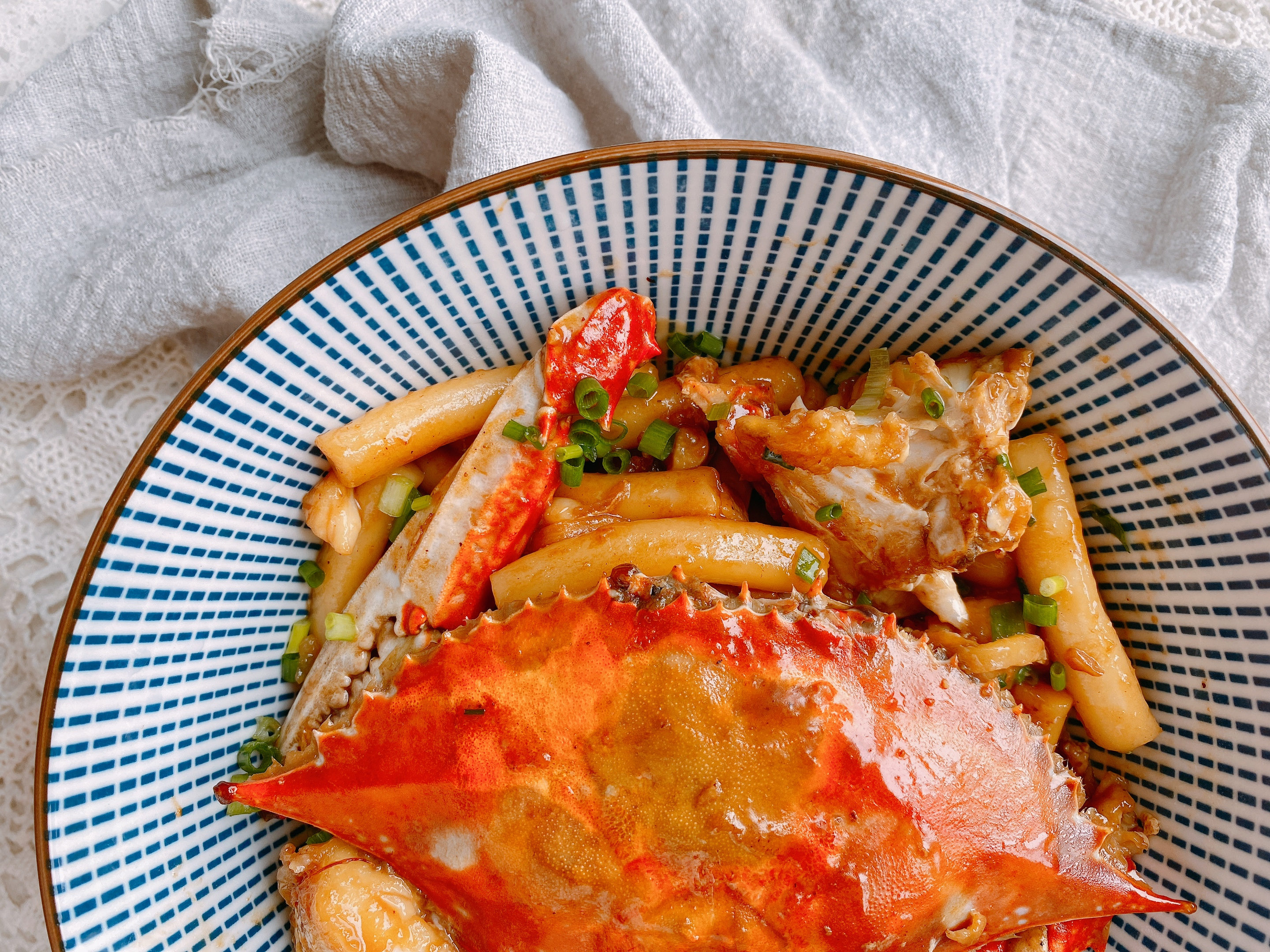 梭子蟹炒年糕怎么炒视频,梭子蟹炒年糕