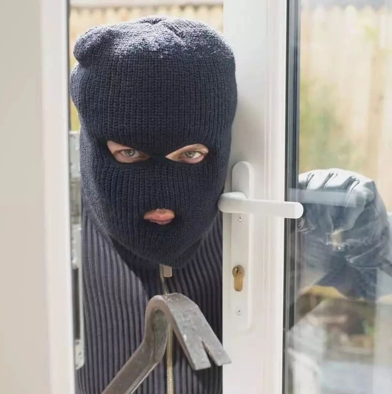 香港贼王叶继欢:与张子强齐名,在狱中结婚,女儿从清华大学毕业