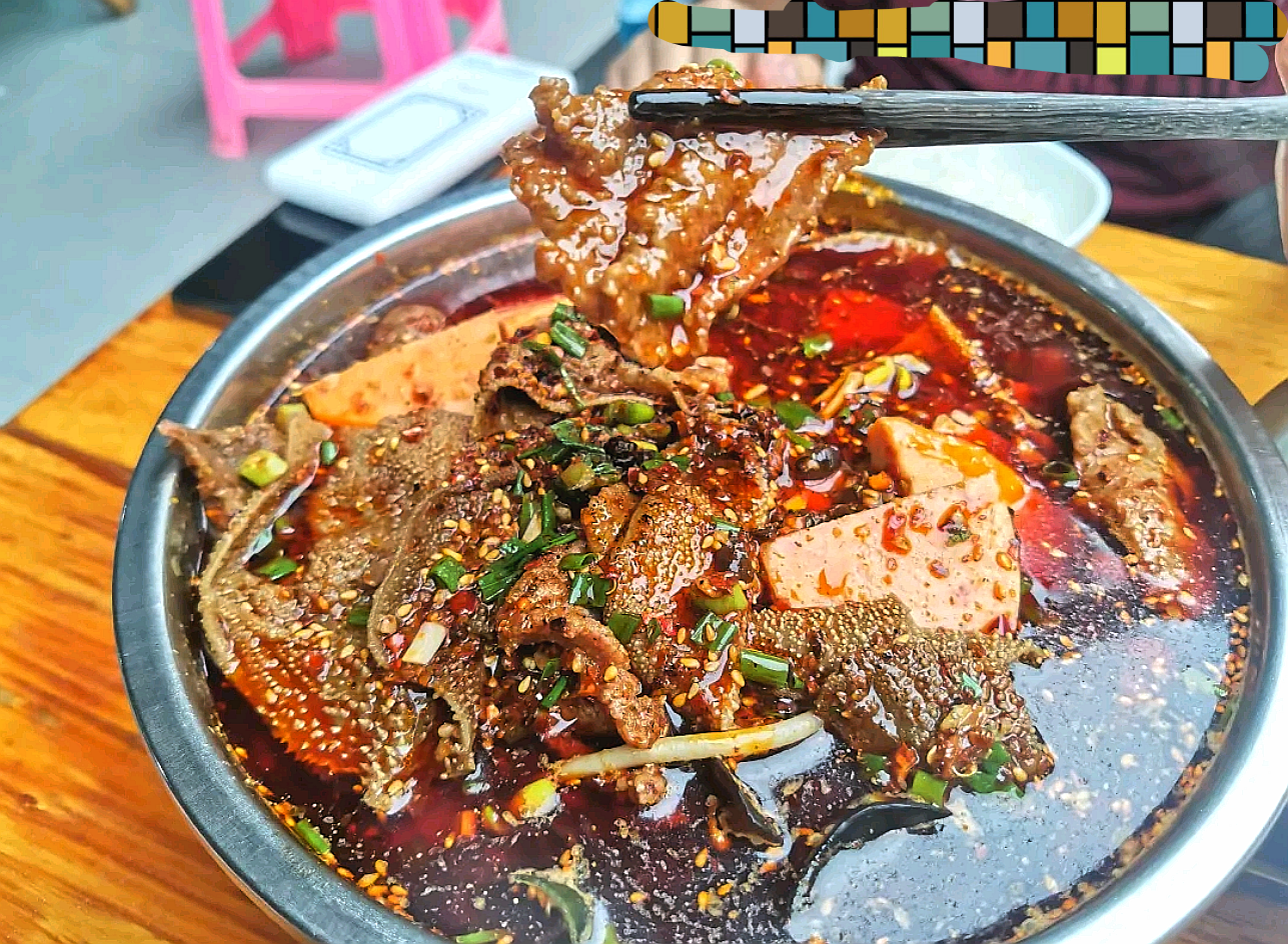 成都“最火爆”冒菜馆子，60元一斤，一大盆红油，顾客都按斤点菜