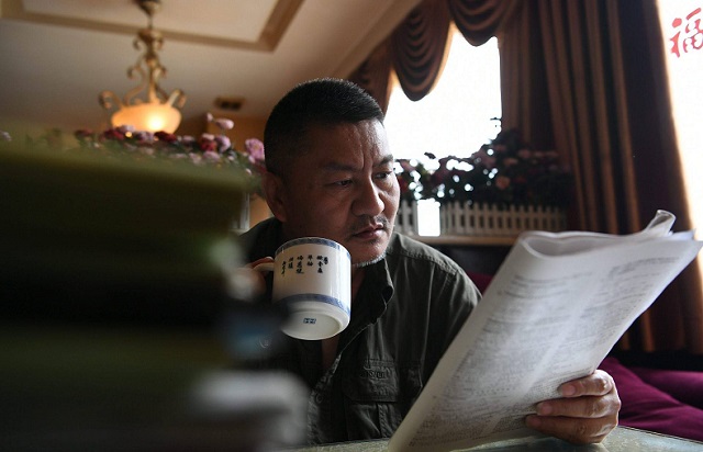 参加过23次高考，屡战屡败的“高考钉子户”梁实，为何如此执着？