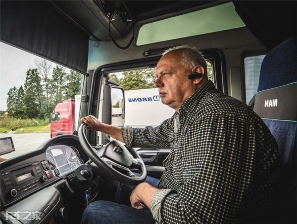 卡车司机招聘差距有多大?看看欧美都有啥要求