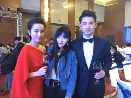 相恋17天就闪婚、5年无子婚姻一向恩爱，他真出轨女合伙人了？