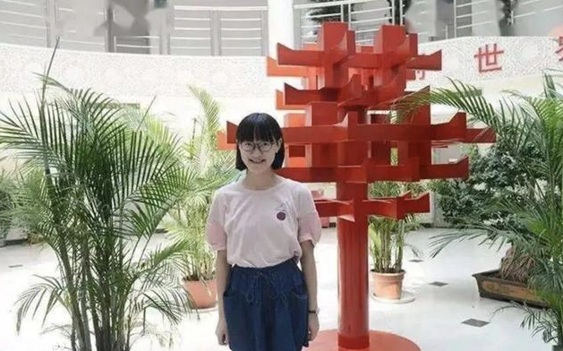 高考出现“神仙卷面”，字迹工整漂亮，朴实无华而兼纳乾坤