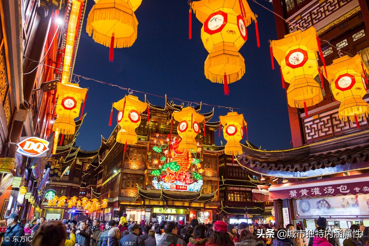 红红火火过大年 除夕夜去寺院里烧头香是上海人过年的老习俗