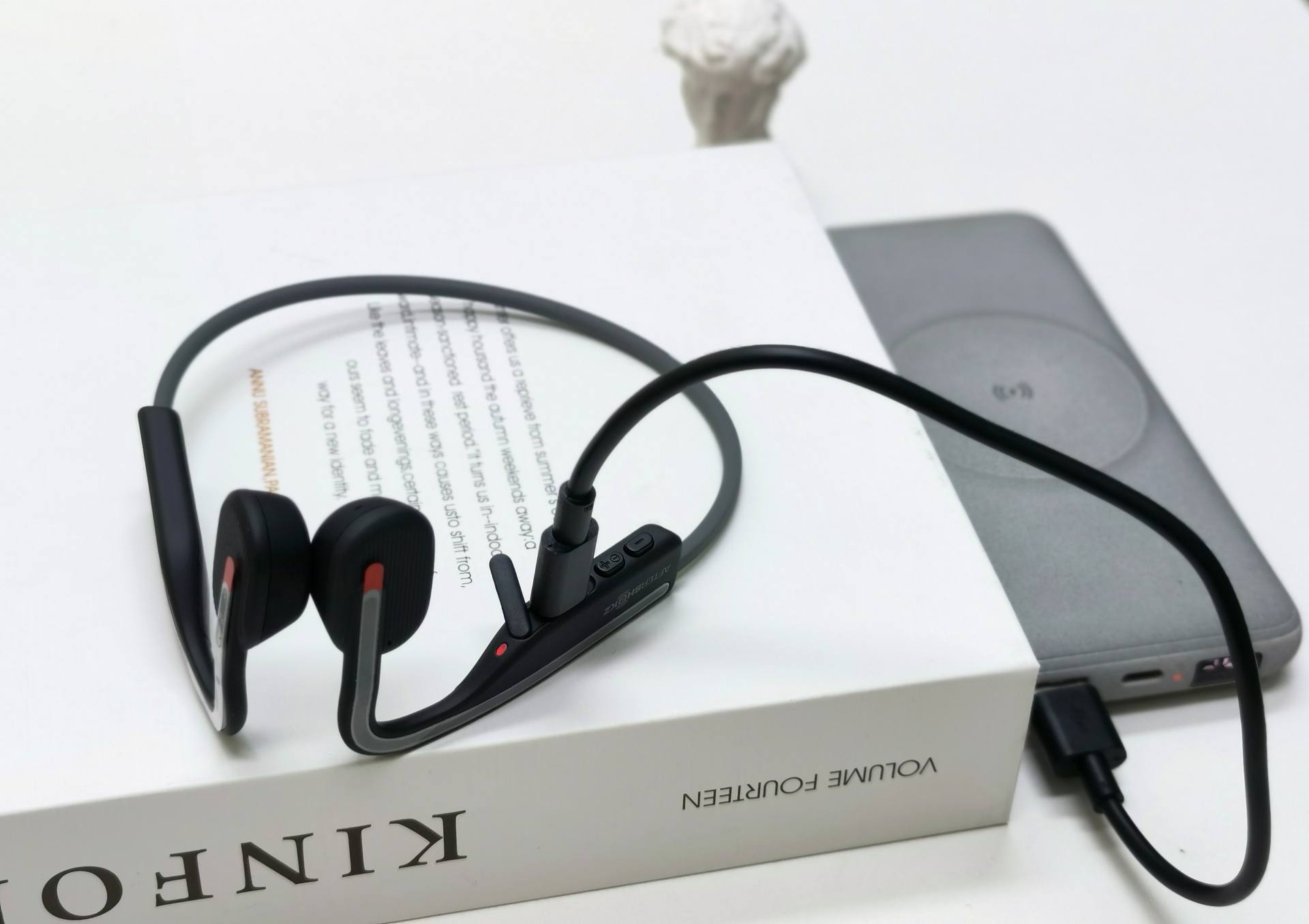 不漏音，才是真正的骨传导