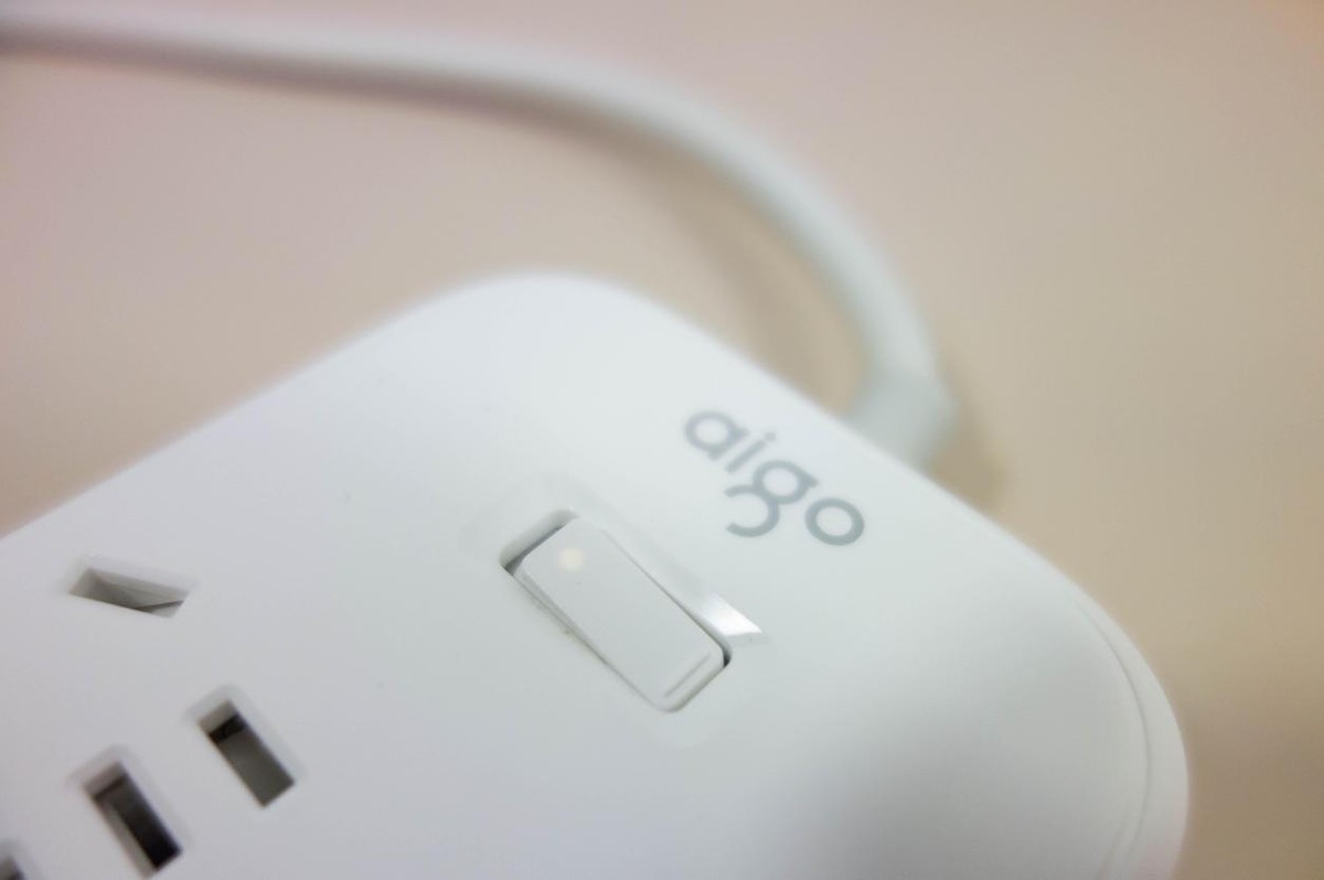 aigo插线板 65W快充版：手机、笔记本快充好搭档