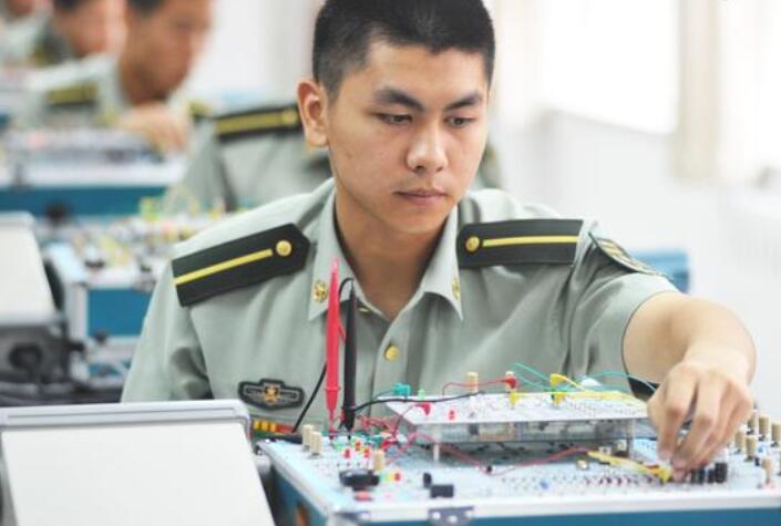 2021征兵开始，报考条件有所降低，成为“女兵”的可能性更大