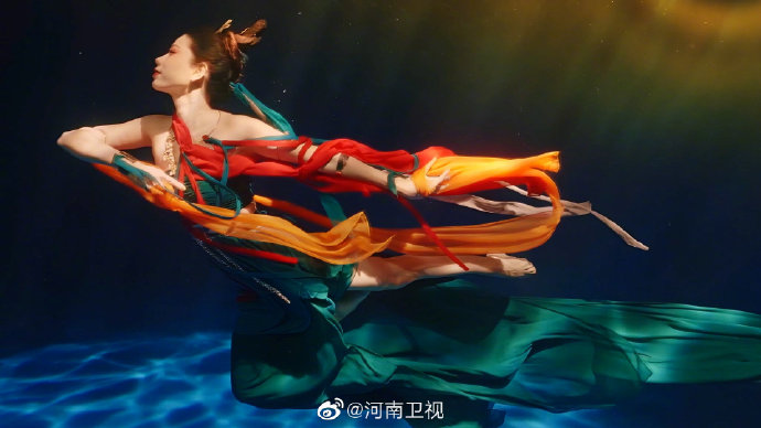 用PPT两步就搞定(怎么将两个PPT)