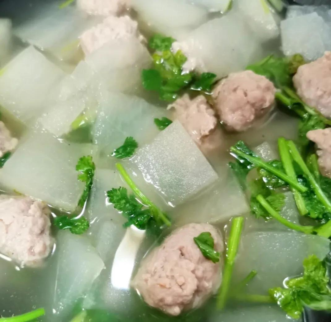 冬瓜汆丸子(冬瓜汆丸子的做法)