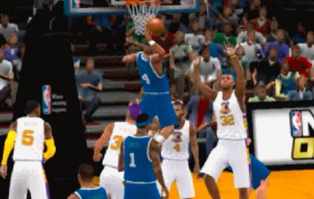 nba2k为什么没有韦伯(NBA2Kol：模板决定一切？小土豆韦伯告诉你，170的身高能照样隔扣)