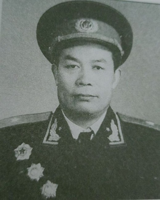 1955年南京军区后勤部授衔大校以上人员的级别、薪金与勋章